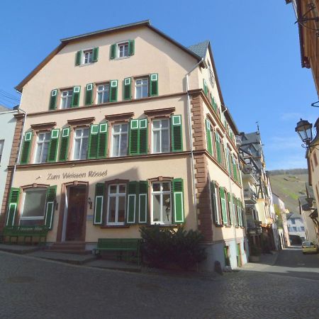 Classy Holiday Home In Uerzig Near Forest Bilik gambar