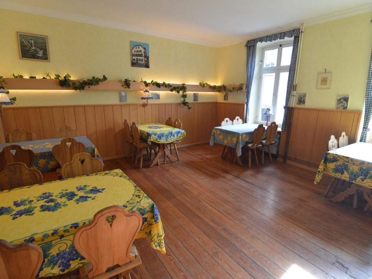 Classy Holiday Home In Uerzig Near Forest Bilik gambar