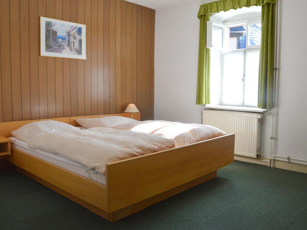 Classy Holiday Home In Uerzig Near Forest Bilik gambar